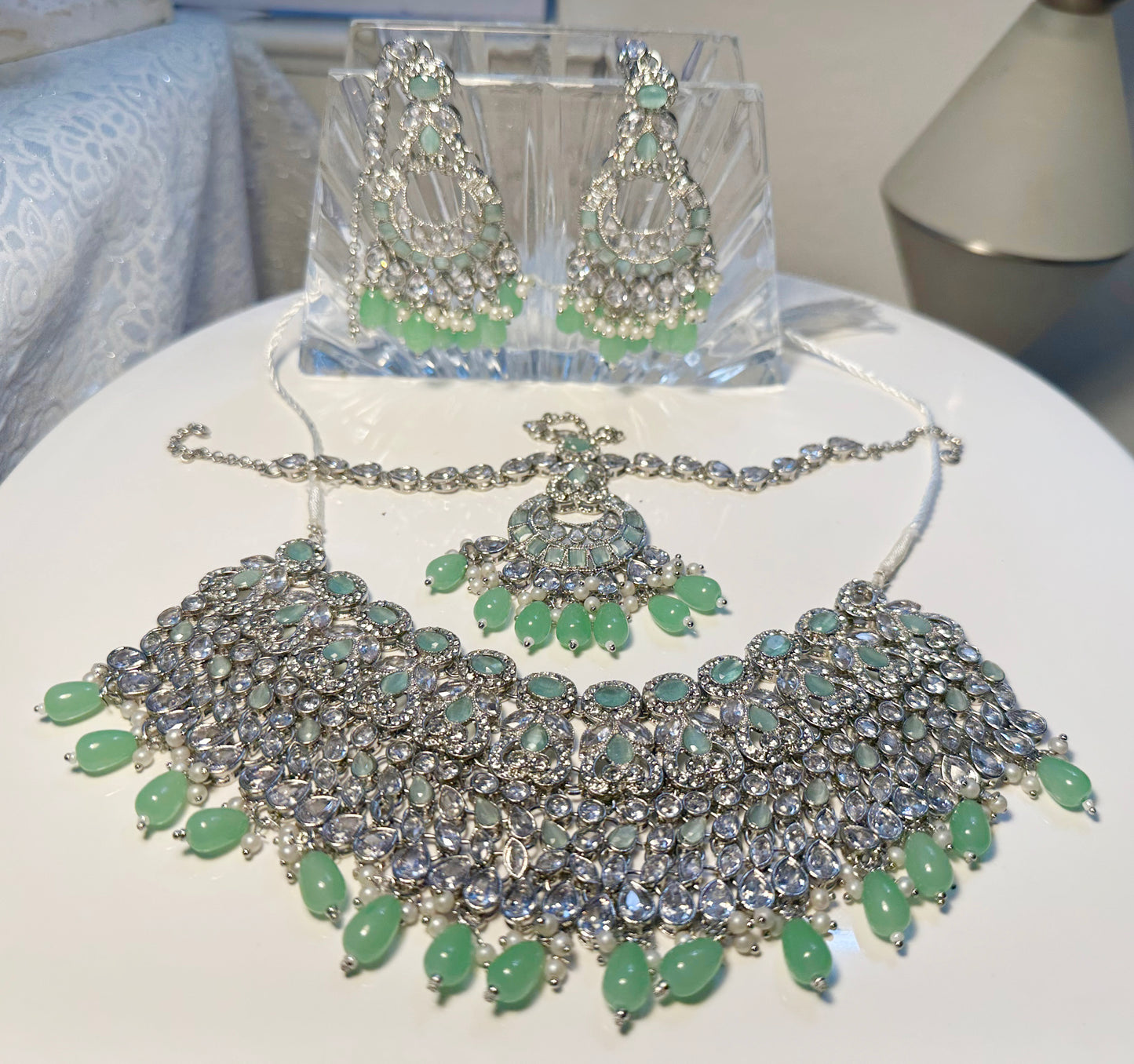 Jewelry set - Necklace, Mang Teeka, Pair of Earrings.