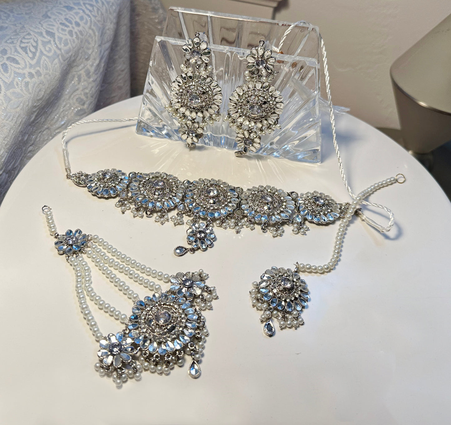 Jewelry set - Necklace, Mang Teeka, Pair of Earrings